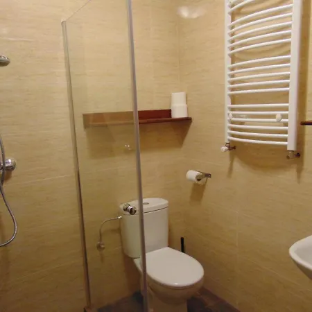 Nocleg ze śniadaniem Gosciniec Pod Brzegiem 3*