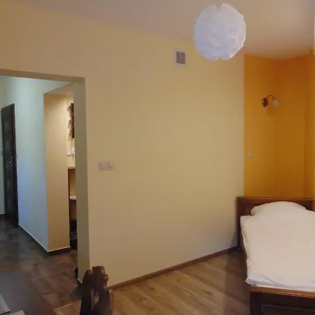 Gosciniec Pod Brzegiem 3*