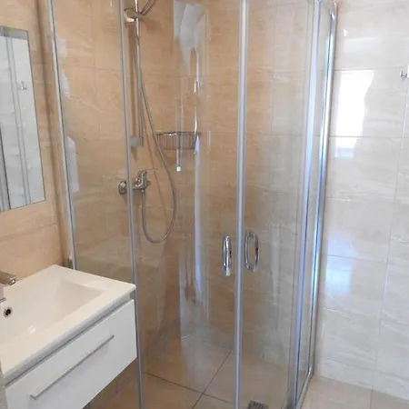 Gosciniec Pod Brzegiem 3*