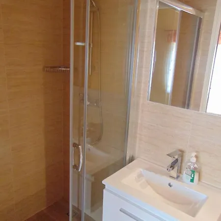 Gosciniec Pod Brzegiem 3*