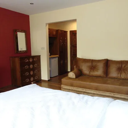 Gosciniec Pod Brzegiem Устронь