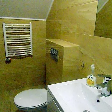 Gosciniec Pod Brzegiem Couette-café 3*