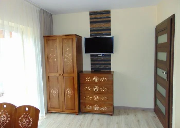 B&B Gosciniec Pod Brzegiem 우스트론