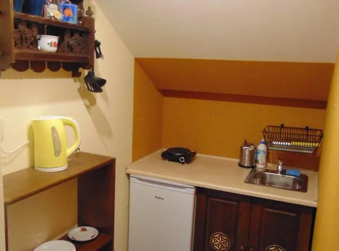 B&B Gosciniec Pod Brzegiem 우스트론