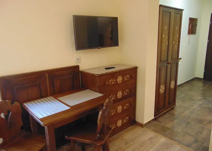 B&B Gosciniec Pod Brzegiem 우스트론