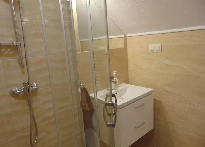 Gosciniec Pod Brzegiem B&B 3*