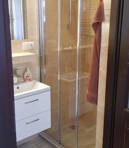 B&B Gosciniec Pod Brzegiem 우스트론