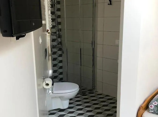 Gosciniec Pod Brzegiem אוסטראון