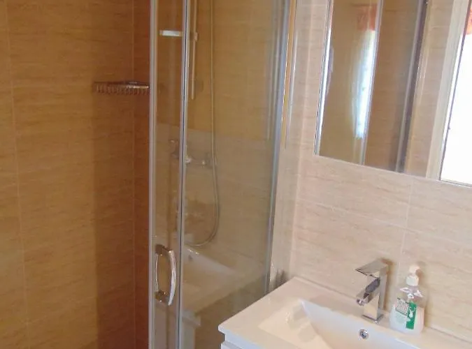 Gosciniec Pod Brzegiem 3*