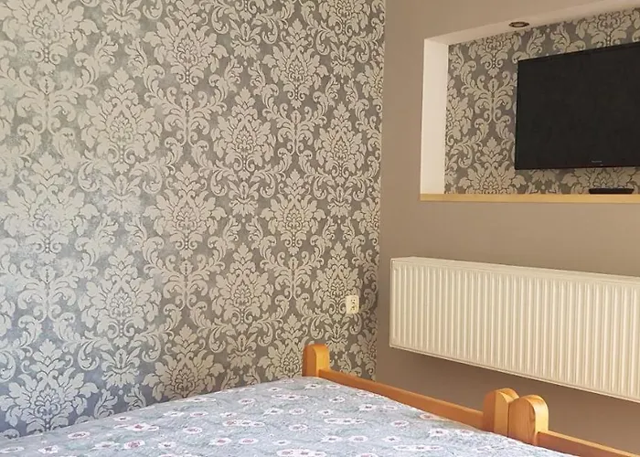 B&B Gosciniec Pod Brzegiem 우스트론