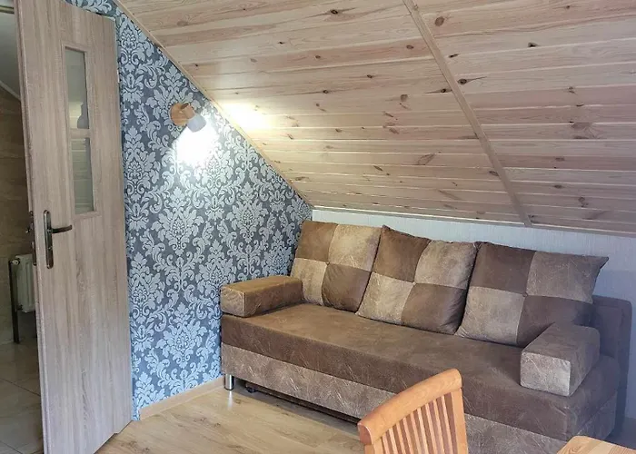 Gosciniec Pod Brzegiem B&B 우스트론